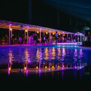 partying-at-dib-club_jpg