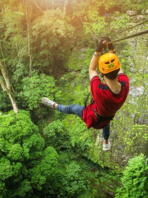 Tourist-experience-adventure-freedom-On-Zip-Line-Or-Canopy-Experience-In-Laos-Rain-Forest_02